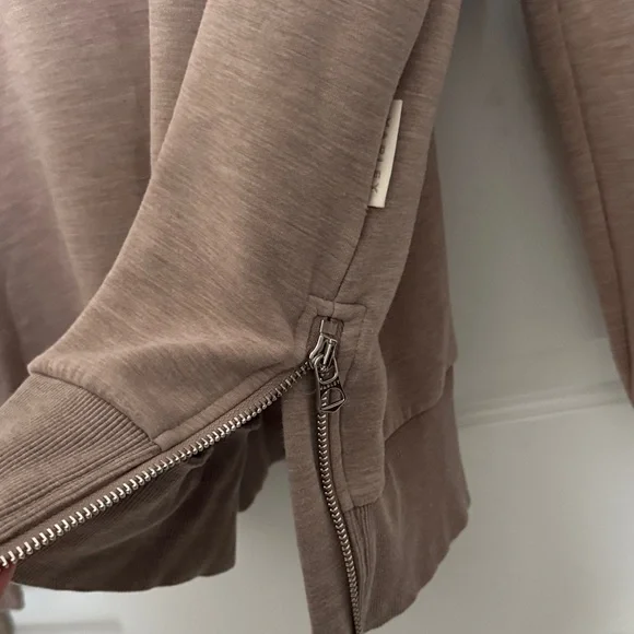 Varley Gabriella top - Picture 5 of 5